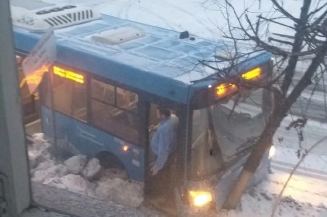 Следователи проводят проверку ДТП с автобусом