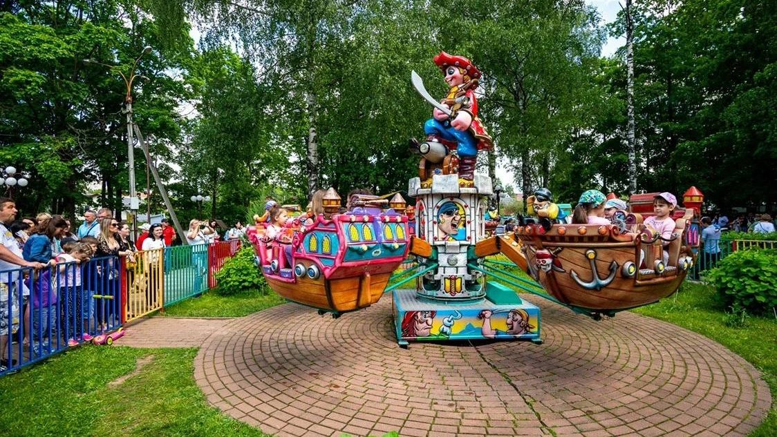 В Подмосковье проверили готовность аттракционов к лету