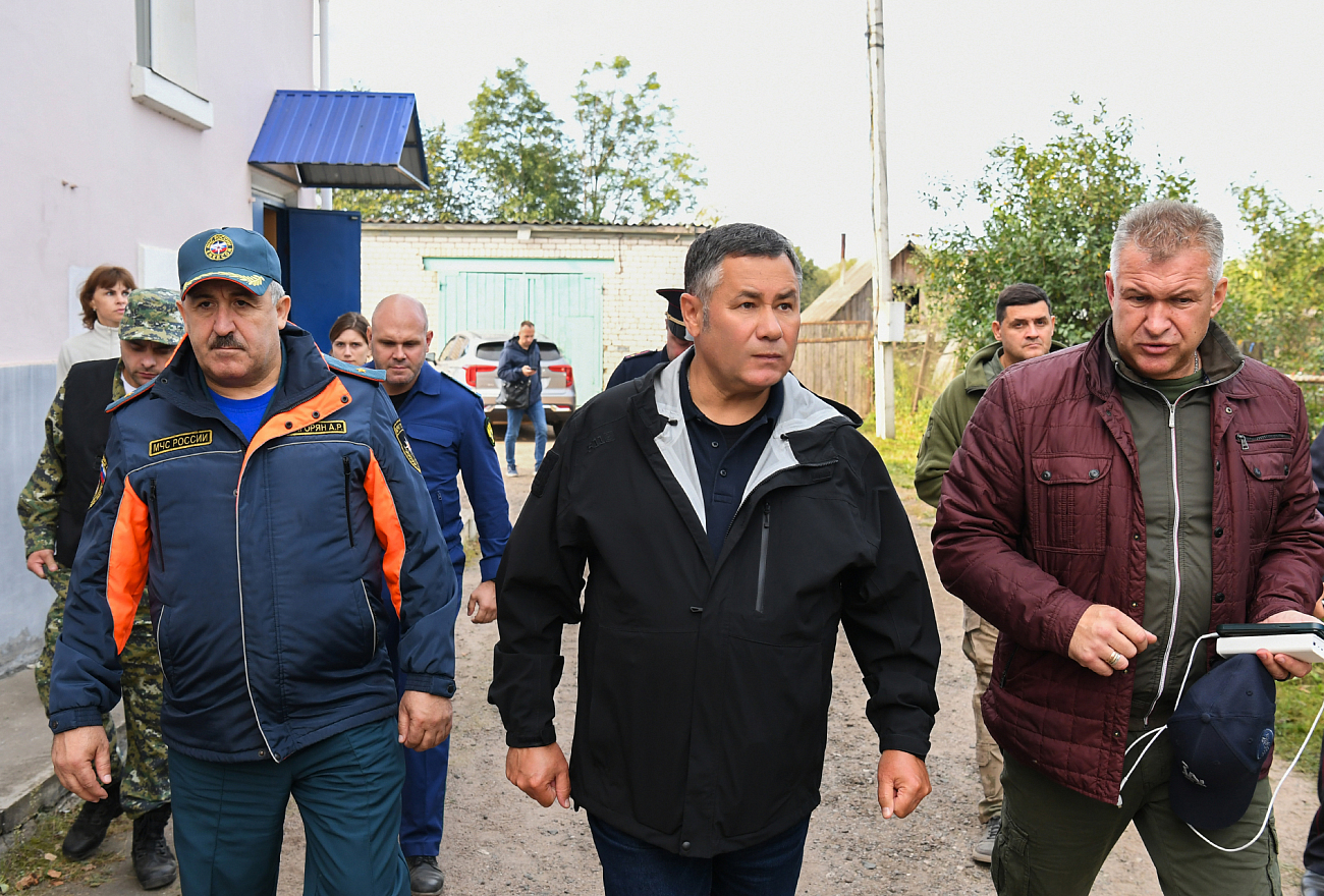 Губернатор Игорь Руденя провёл в Торопце совещание оперативного штаба по ликвидации последствий падения обломков
