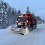 В расчистке региональных автодорог Тверской области от снега задействовано более 200 единиц техники